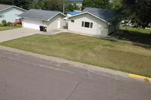 101 N Robert St, Mabel, MN 55954 - Photo 1