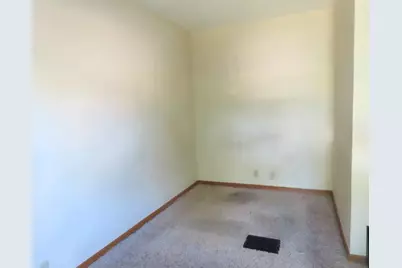 518 Main Avenue N, Thief River Falls, MN 56701 - Photo 8