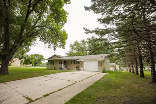 500 2nd St E, Chokio, MN 56221 - Photo 2
