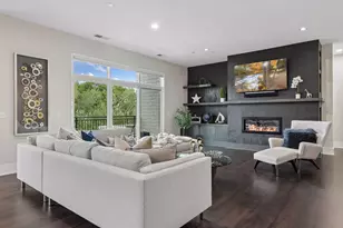 935 Lake St E, Wayzata, MN 55391 - Photo 2