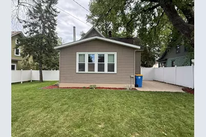 422 Chestnut Avenue, Owatonna, MN 55060 - Photo 2
