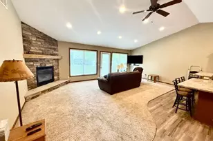 308 Aspenwood Dr, Redwood Falls, MN 56283 - Photo 4