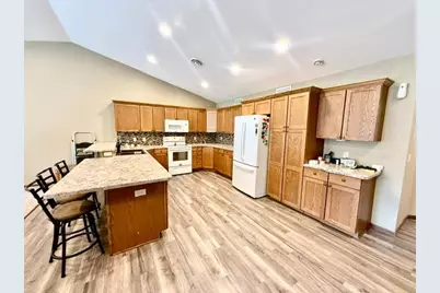 308 Aspenwood Drive, Redwood Falls, MN 56283 - Photo 8