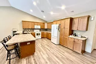 308 Aspenwood Dr, Redwood Falls, MN 56283 - Photo 8