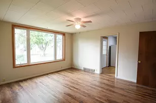 621 1st St E, Thief River Falls, MN 56701 - Photo 6