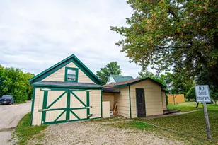 621 1st St E, Thief River Falls, MN 56701 - Photo 36
