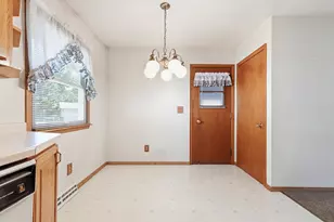 106 Ranch Ave, Marshall, MN 56258 - Photo 16