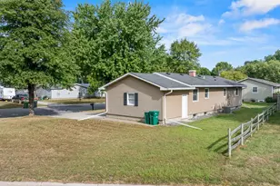 106 Ranch Ave, Marshall, MN 56258 - Photo 6