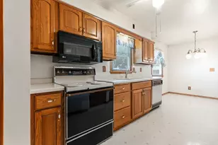 106 Ranch Ave, Marshall, MN 56258 - Photo 22