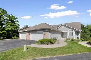 7043 Oak Pointe Curv, Bloomington, MN 55438 - Photo 4