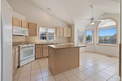 7043 Oak Pointe Curve, Bloomington, MN 55438 - Photo 16