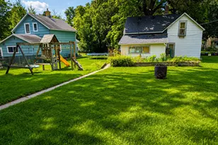 1017 N 6th St, Mankato, MN 56001 - Photo 2