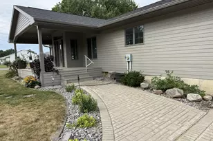 401 Pleasant St, Lakefield, MN 56150 - Photo 2
