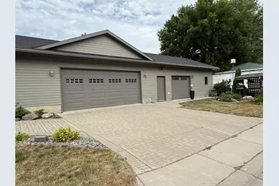 401 Pleasant Street, Lakefield, MN 56150 - Photo 14