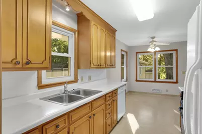 7214 Clinton Avenue, Richfield, MN 55423 - Photo 10
