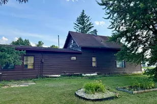 102 5th Ave SE, Baudette, MN 56623 - Photo 4