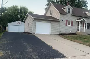 24 W 3rd St, Waconia, MN 55387 - Photo 2