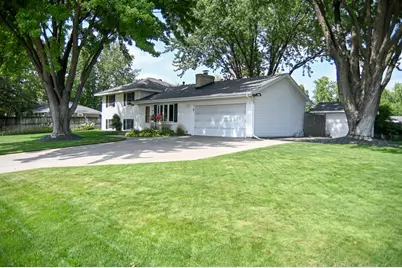 8486 88th Street S, Cottage Grove, MN 55016 - Photo 2
