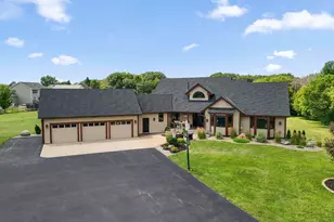 2400 Jennifer Ln, Shakopee, MN 55379 - Photo 1