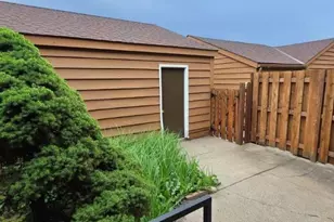 3231 Evergreen Dr, Eagan, MN 55121 - Photo 2