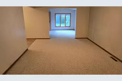 1909 9th Street SW, Austin, MN 55912 - Photo 8