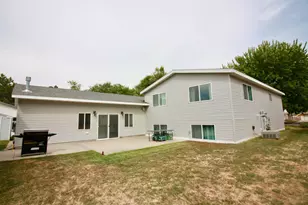525 12th St N, Breckenridge, MN 56520 - Photo 8
