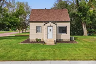 412 S Central Ave, Mapleton, MN 56065 - Photo 2