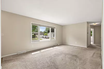 4638 Bedford Road, Mound, MN 55364 - Photo 6