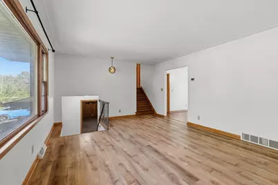 1300 Lakeview Avenue, Mendota Heights, MN 55120 - Photo 8