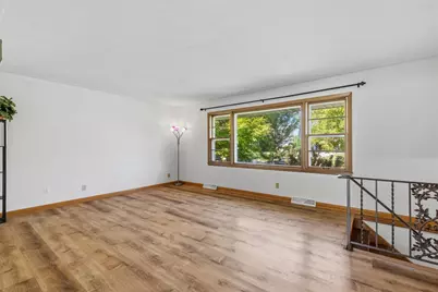 1300 Lakeview Avenue, Mendota Heights, MN 55120 - Photo 6