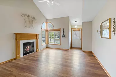 13891 Granada Way #39, Apple Valley, MN 55124 - Photo 2