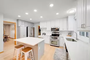 3757 Bayberry Ln, Eagan, MN 55123 - Photo 6