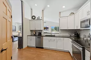919 Waxon Ln, Hudson, WI 54016 - Photo 10