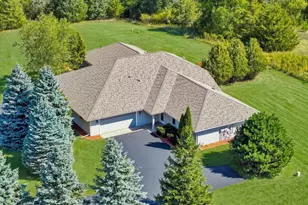 919 Waxon Ln, Hudson, WI 54016 - Photo 4
