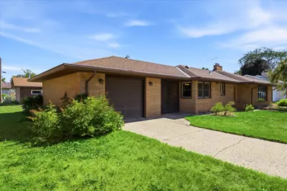 119 S Walnut Street, Belle Plaine, MN 56011 - Photo 2
