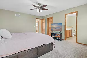 8304 Townsend Dr, Eden Prairie, MN 55344 - Photo 12