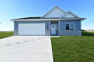 2607 36th Ave S, Moorhead, MN 56560 - Photo 1