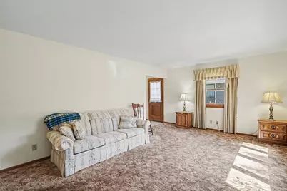913 7th Avenue E, Shakopee, MN 55379 - Photo 4