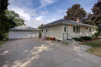2115 English Street, Maplewood, MN 55109 - Photo 2
