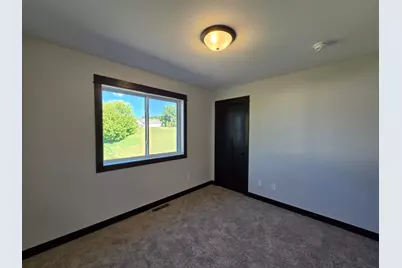 2405 Lake Avenue, New Ulm, MN 56073 - Photo 22