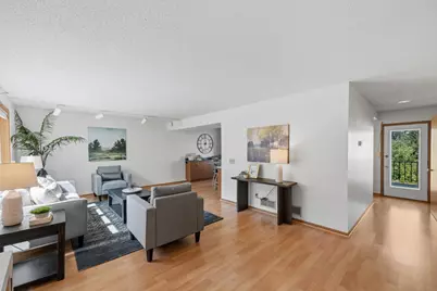 933 Dartmouth Place SE, Minneapolis, MN 55414 - Photo 2