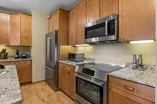 5225 Grandview Square, Edina, MN 55436 - Photo 16