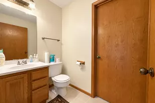 225 Oak Leaf Dr, Winona, MN 55987 - Photo 16