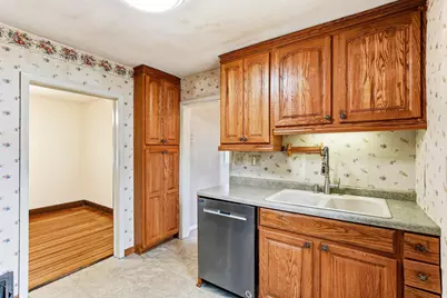 242 Park Street W, South Saint Paul, MN 55075 - Photo 14