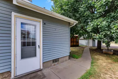 242 Park Street W, South Saint Paul, MN 55075 - Photo 22