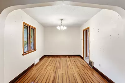 242 Park Street W, South Saint Paul, MN 55075 - Photo 10
