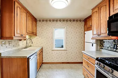 242 Park Street W, South Saint Paul, MN 55075 - Photo 12