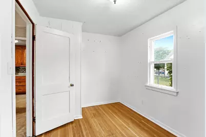 242 Park Street W, South Saint Paul, MN 55075 - Photo 18