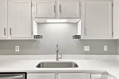 10943 Quebec Avenue S, Bloomington, MN 55438 - Photo 14