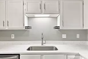 10943 Quebec Ave S, Bloomington, MN 55438 - Photo 14